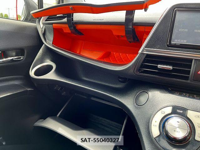 Toyota SIENTA 2016-10 7252341-11