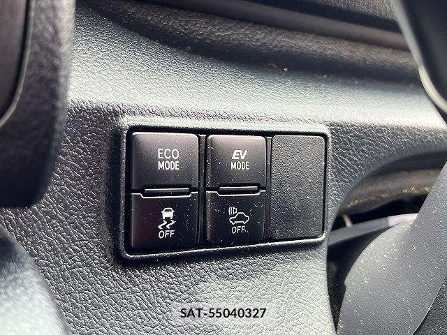 Toyota SIENTA 2016-10 7252341-17