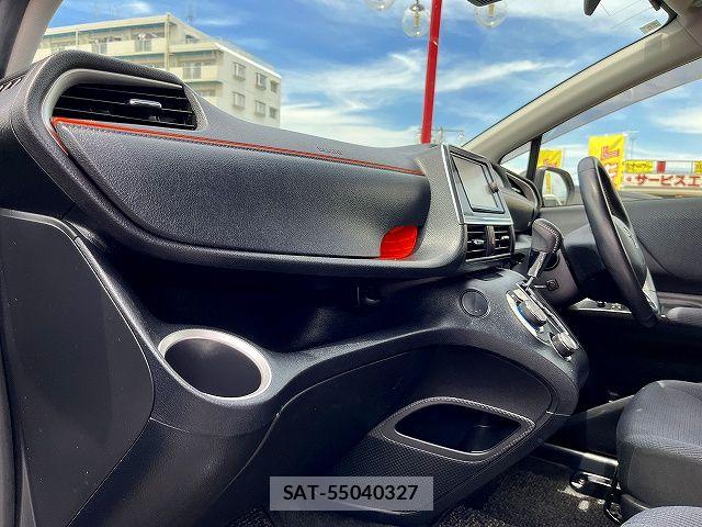 Toyota SIENTA 2016-10 7252341-18