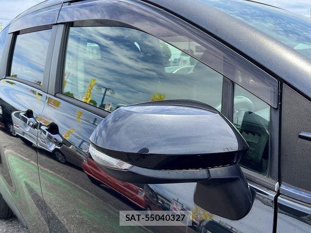 Toyota SIENTA 2016-10 7252341-24