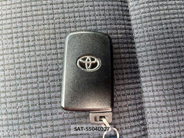 Toyota SIENTA 2016-10 7252341-25