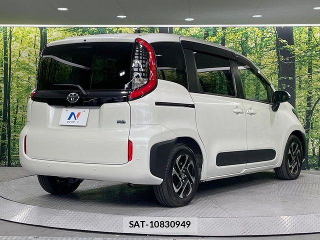 Toyota SIENTA 2023-06 7252325-16