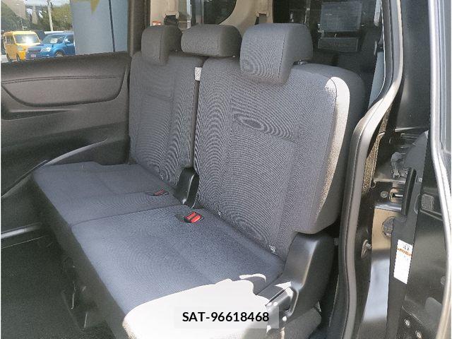 Toyota SIENTA 2015-10 7252337-16