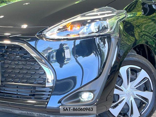 Toyota SIENTA 2022-01 7252333-11