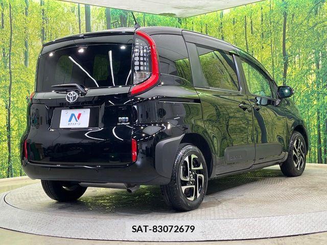 Toyota SIENTA 2023-12 7252320-16