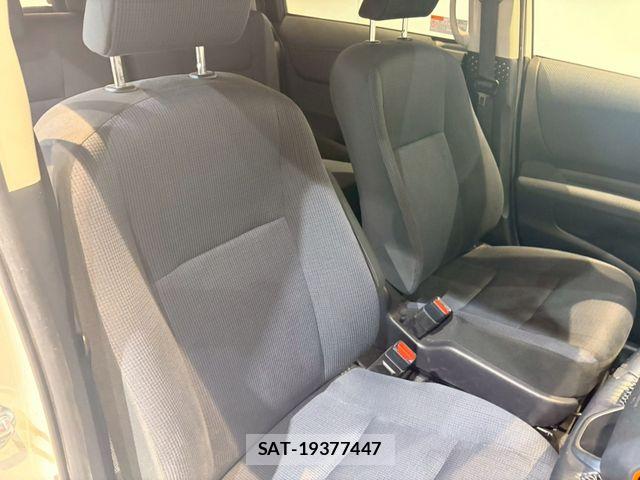 Toyota SIENTA 2016-01 7252311-15