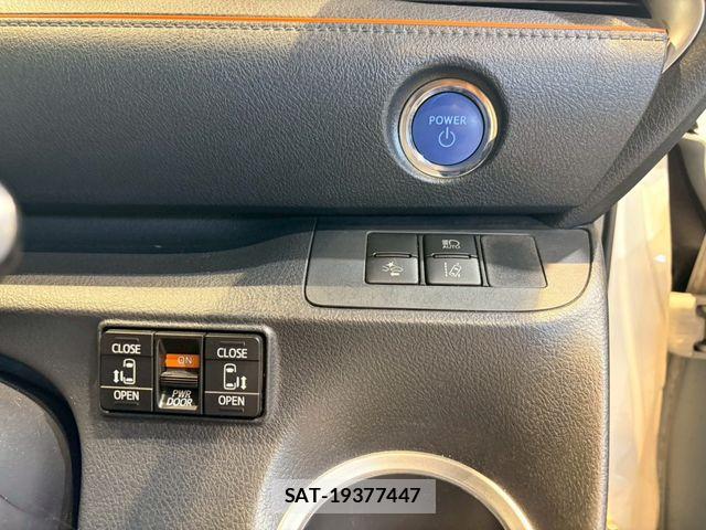Toyota SIENTA 2016-01 7252311-17