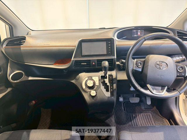 Toyota SIENTA 2016-01 7252311-1