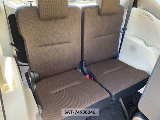 Toyota SIENTA 2016-07 7252342-17