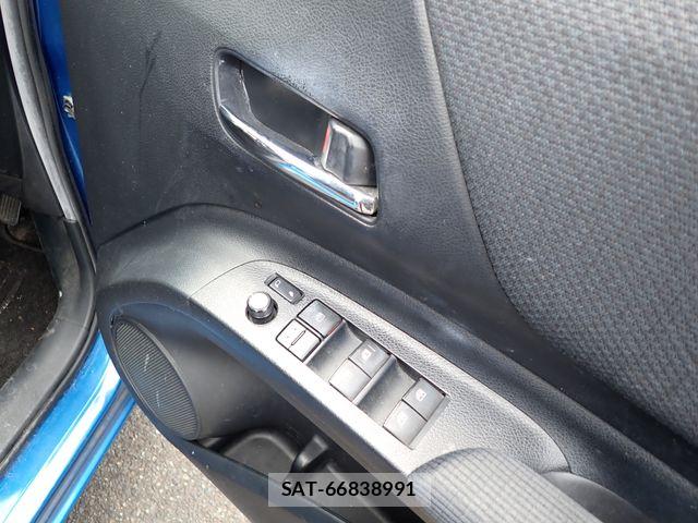 Toyota SIENTA 2018-08 7252316-16