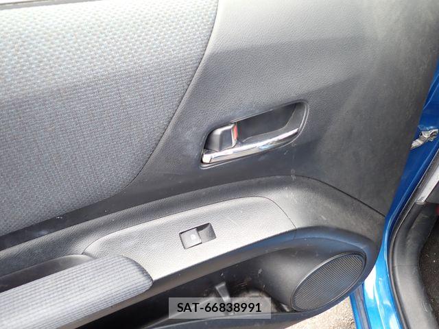 Toyota SIENTA 2018-08 7252316-18