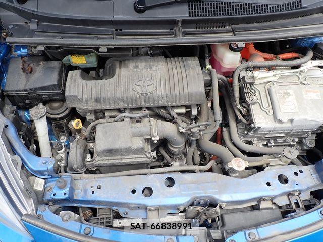 Toyota SIENTA 2018-08 7252316-21