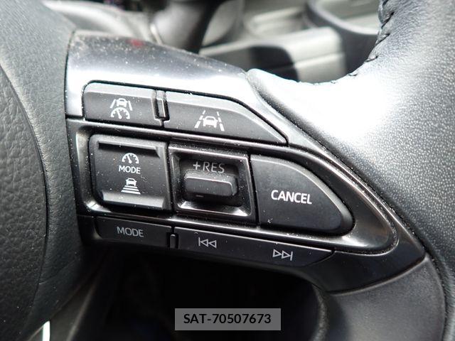 Toyota SIENTA 2023-08 7252310-12