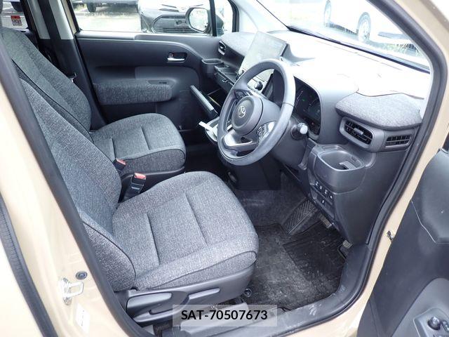 Toyota SIENTA 2023-08 7252310-1