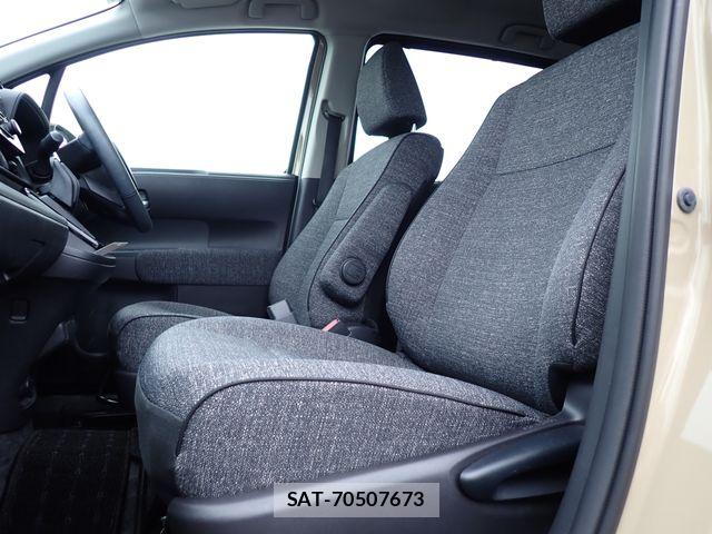 Toyota SIENTA 2023-08 7252310-19