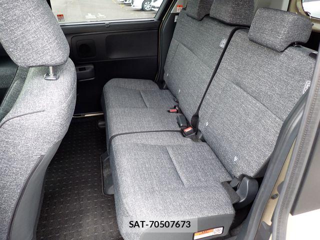 Toyota SIENTA 2023-08 7252310-21