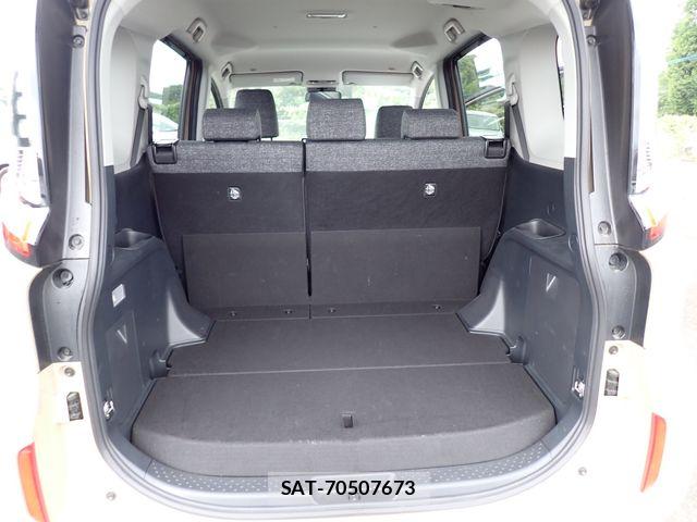 Toyota SIENTA 2023-08 7252310-22