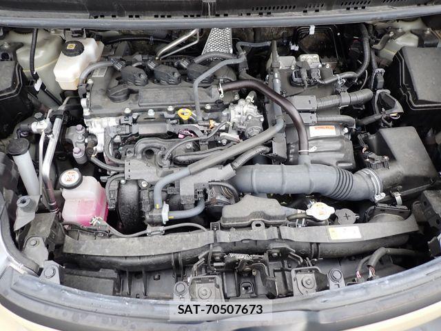 Toyota SIENTA 2023-08 7252310-25