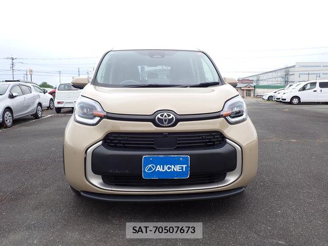 Toyota SIENTA 2023-08 7252310-3
