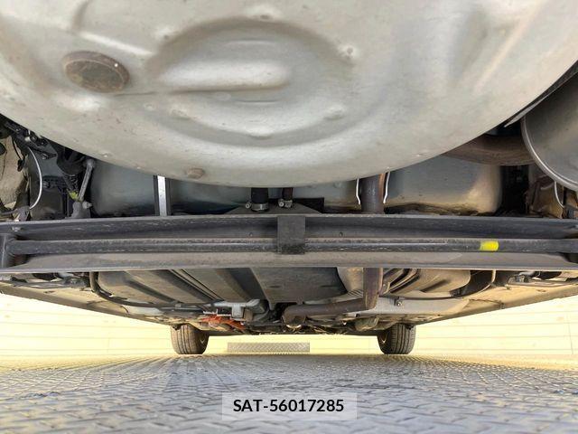 Toyota SIENTA 2017-02 7272945-18