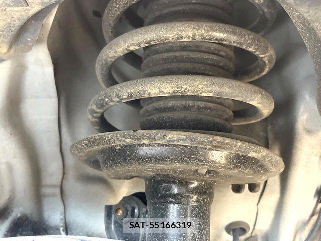 Toyota SIENTA 2016-02 7272944-17