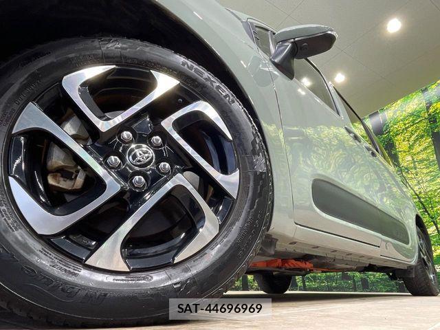 Toyota SIENTA 2023-10 7272937-12
