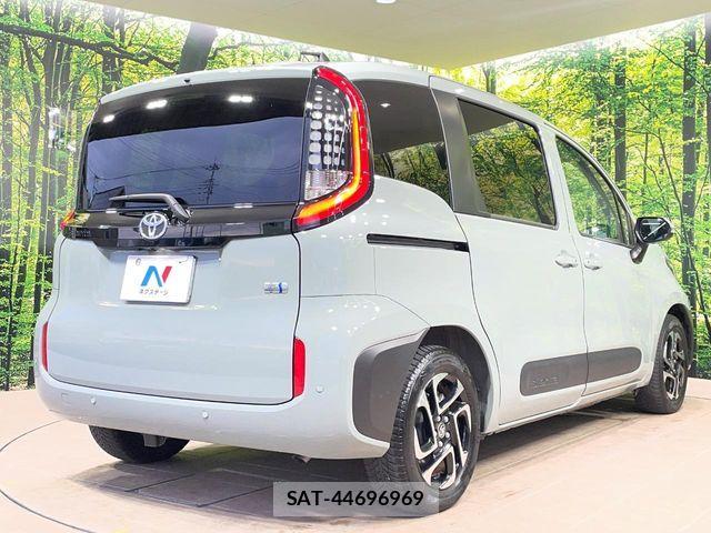 Toyota SIENTA 2023-10 7272937-16