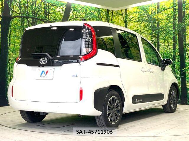Toyota SIENTA 2023-04 7272939-17