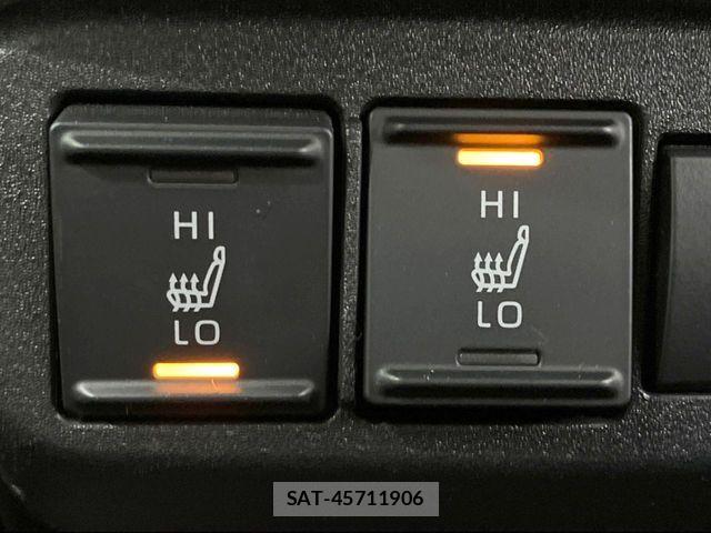 Toyota SIENTA 2023-04 7272939-6