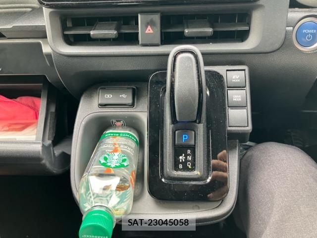 Toyota SIENTA 2023-08 7272941-16