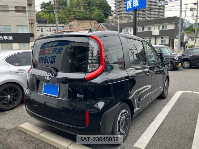 Toyota SIENTA 2023-08 7272941-3
