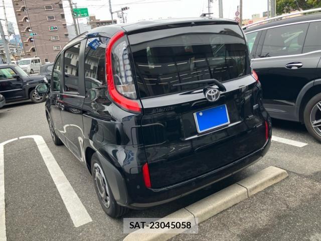 Toyota SIENTA 2023-08 7272941-4