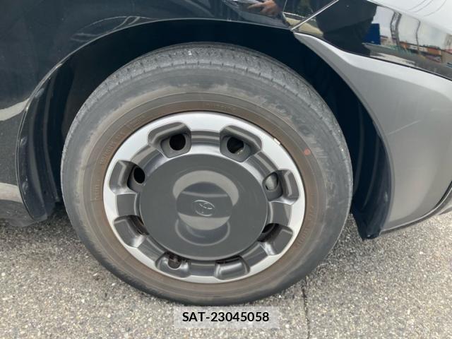 Toyota SIENTA 2023-08 7272941-5