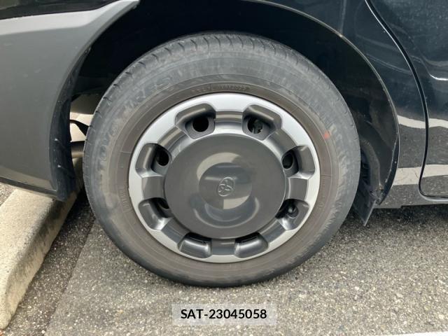 Toyota SIENTA 2023-08 7272941-6