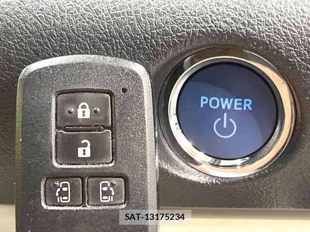 Toyota SIENTA 2015-10 7272946-6