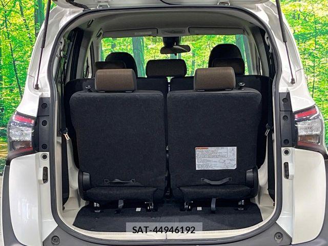 Toyota SIENTA 2017-03 7272950-10