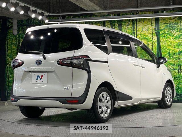 Toyota SIENTA 2017-03 7272950-17