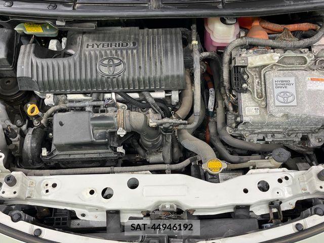 Toyota SIENTA 2017-03 7272950-18