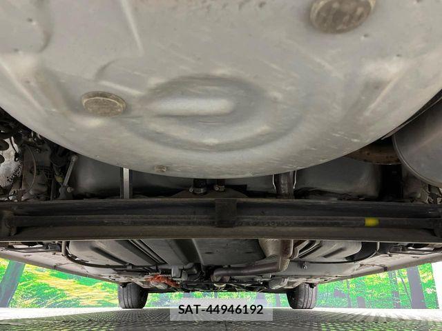 Toyota SIENTA 2017-03 7272950-19