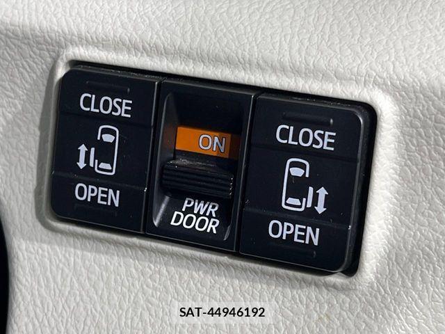 Toyota SIENTA 2017-03 7272950-5