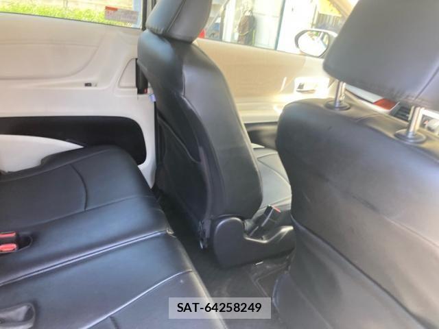 Toyota SIENTA 2015-09 7272571-10
