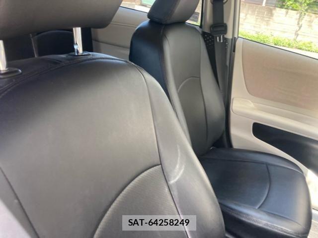 Toyota SIENTA 2015-09 7272571-14