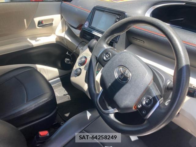 Toyota SIENTA 2015-09 7272571-16