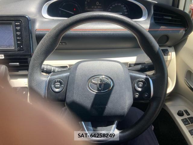 Toyota SIENTA 2015-09 7272571-17