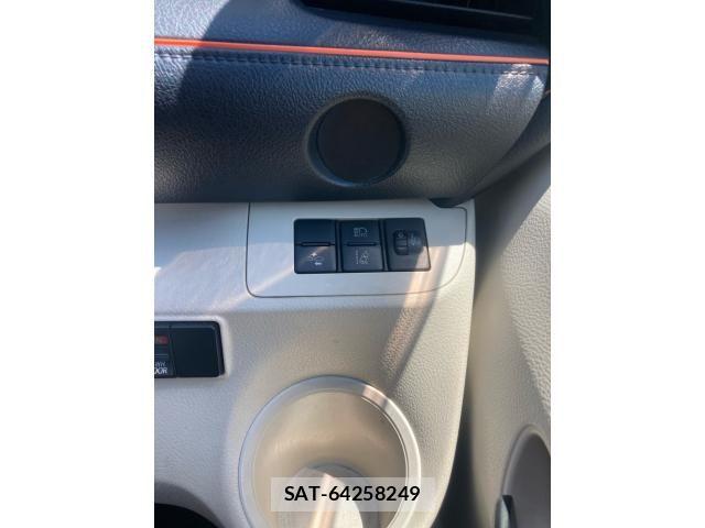Toyota SIENTA 2015-09 7272571-18