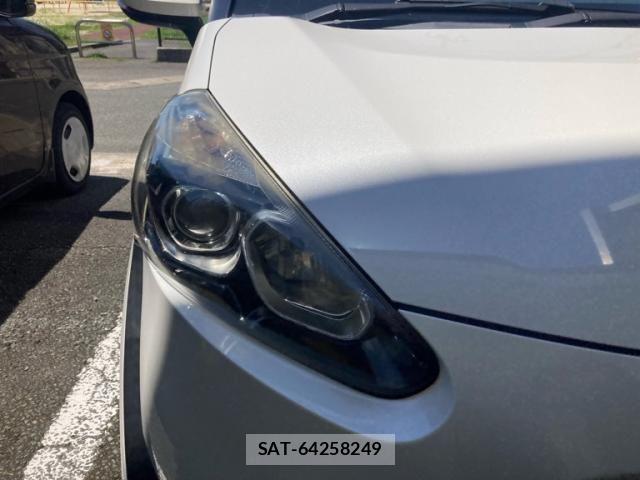 Toyota SIENTA 2015-09 7272571-1