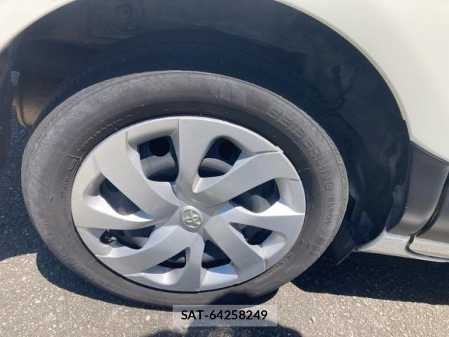 Toyota SIENTA 2015-09 7272571-3