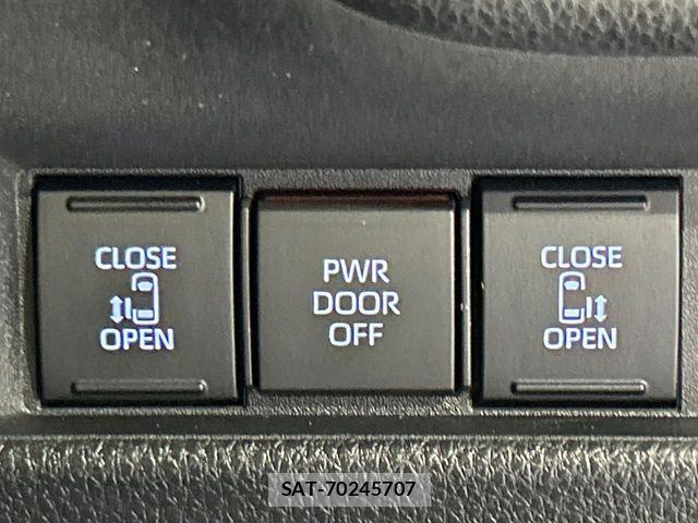 Toyota SIENTA 2022-12 7272936-8