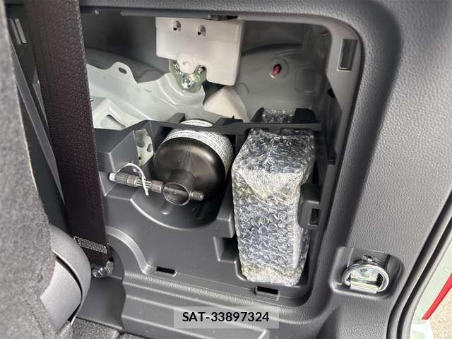 Toyota SIENTA 2025-06 7330089-10
