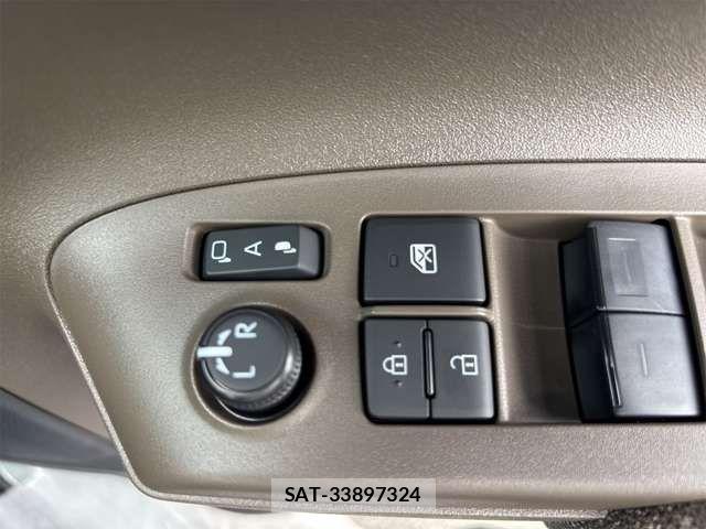 Toyota SIENTA 2025-06 7330089-15